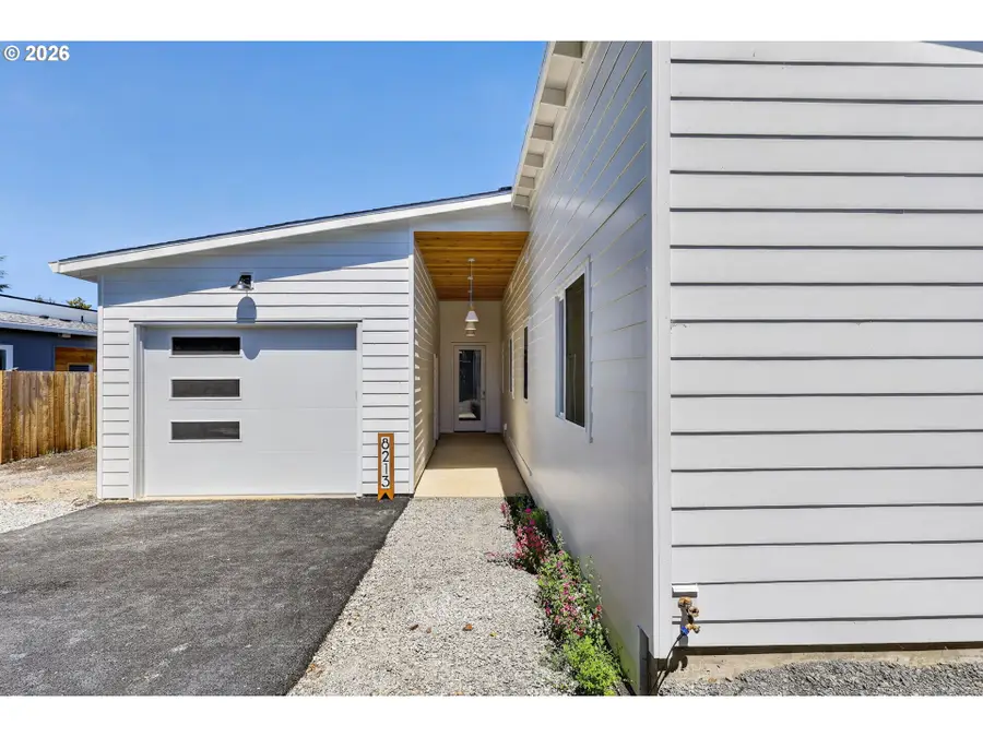 8213 N Swenson St, Portland, OR 97203 - #2
