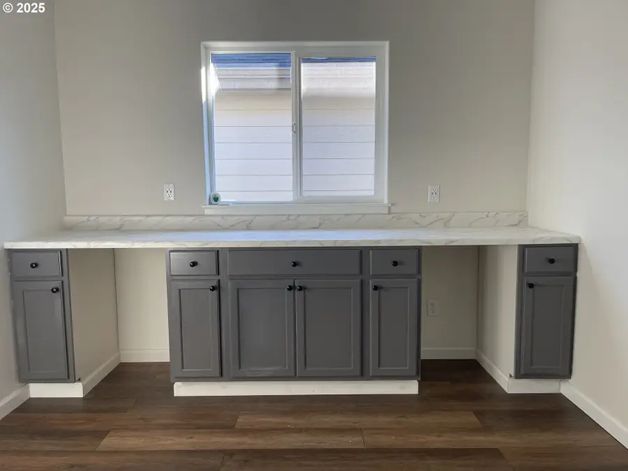 1850 SE Mulberry Ave, Dallas, OR 97338 - Image #2