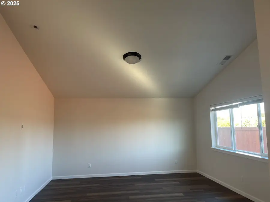 1850 SE Mulberry Ave, Dallas, OR 97338 - Image #3