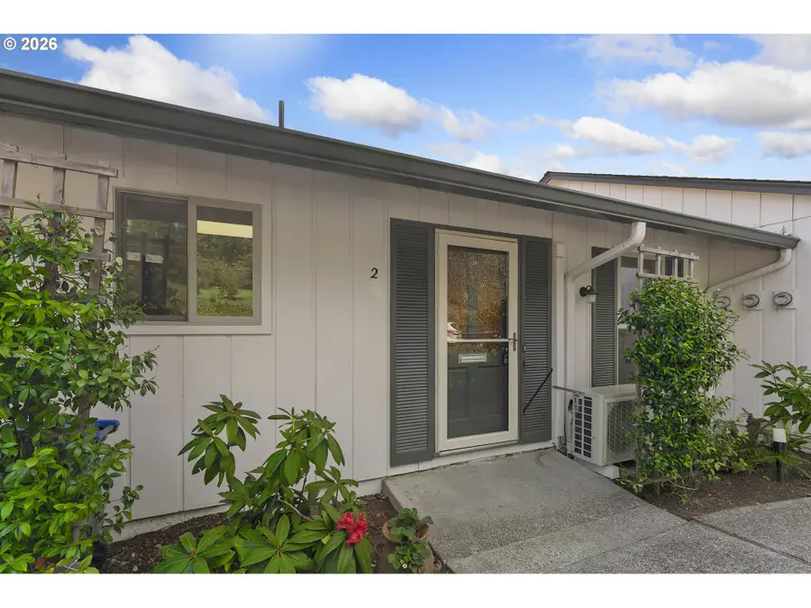 11575 SW Crown Ct #2, King City, OR 97224 - #3