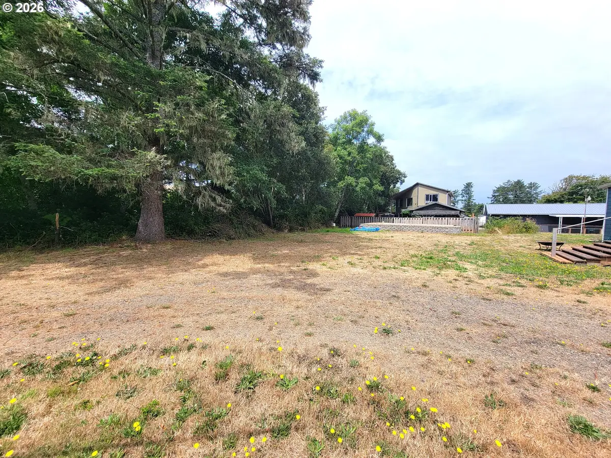 108 22nd St, Long Beach, WA 98631 - #1