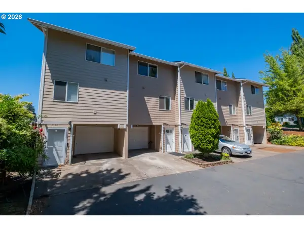 2190 Maplewood Dr, Salem, OR 97306