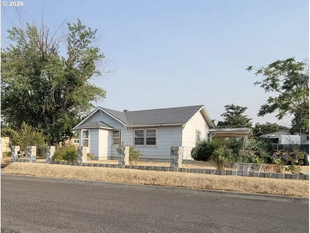 706 NE 10th Ave, Milton Freewater, OR 97862 - #1