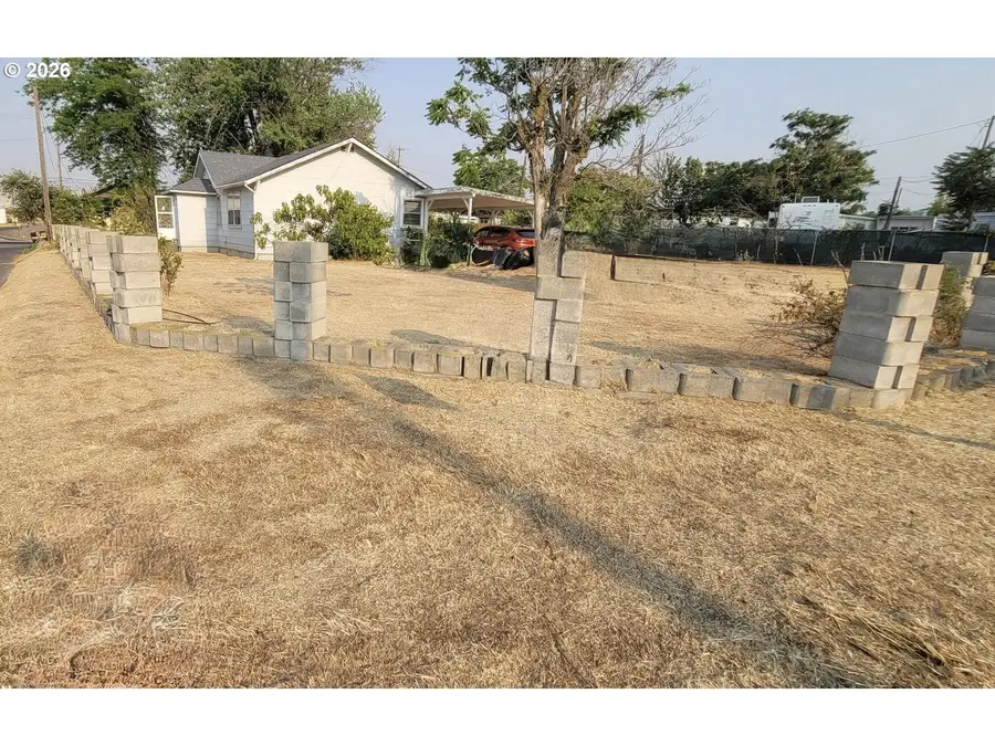 706 NE 10th Ave, Milton Freewater, OR 97862 - #3