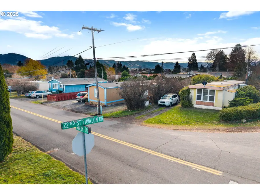 3391 Avalon Dr, Hood River, OR 97031 - Image #2