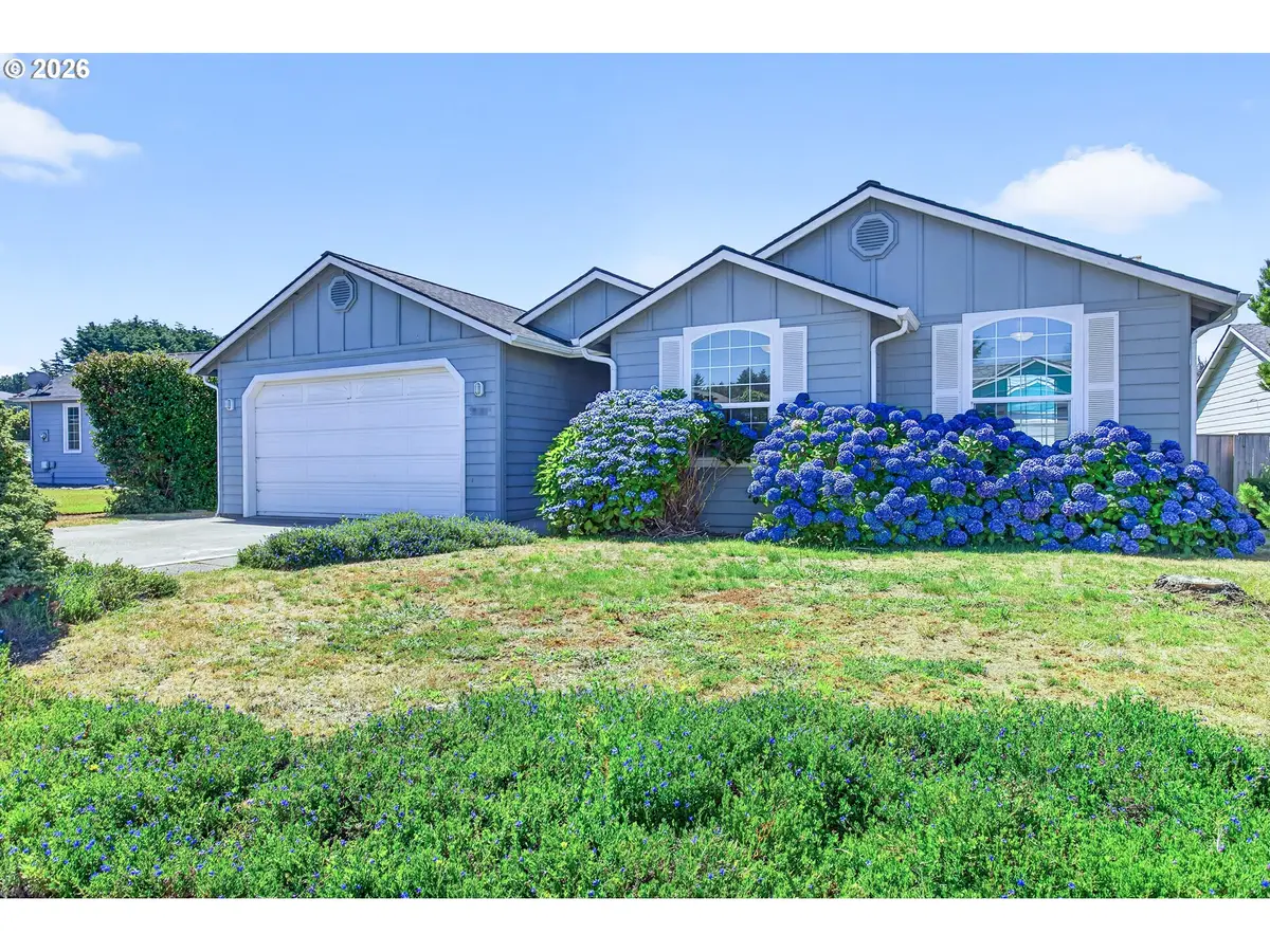 96407 Oceanside East Dr, Brookings, OR 97415 - #1