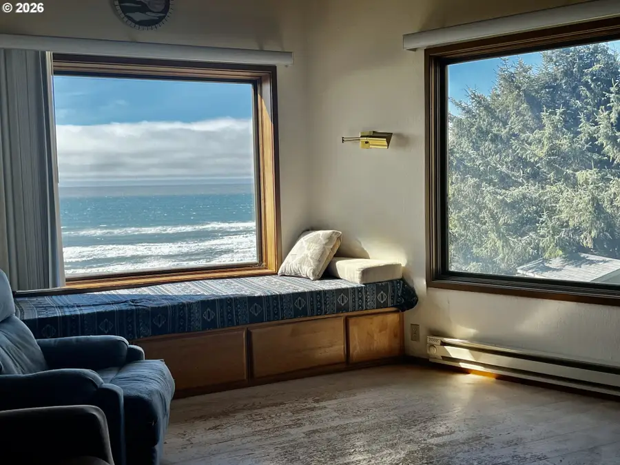 94444 Linda Ln, Pistol River, OR 97444 - #3