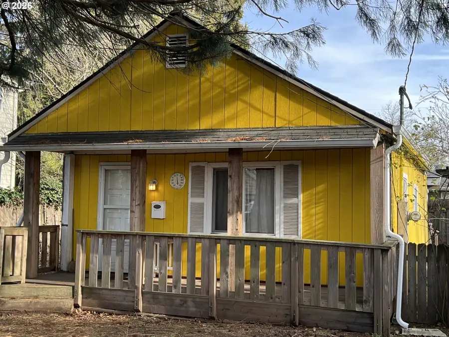 2204 SE 84th Ave, Portland, OR 97216 - Image #2