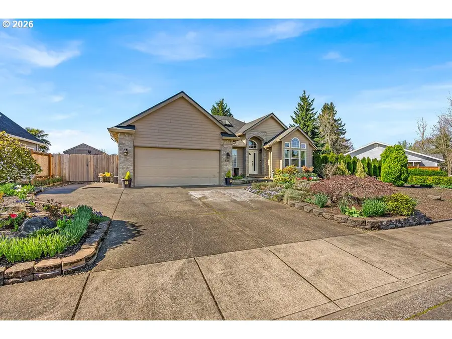 921 Hermanson St, Woodburn, OR 97071 - #3