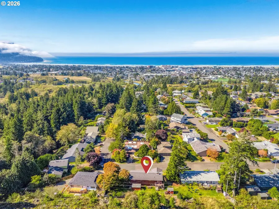 365 Alpine St, Seaside, OR 97138 - #2
