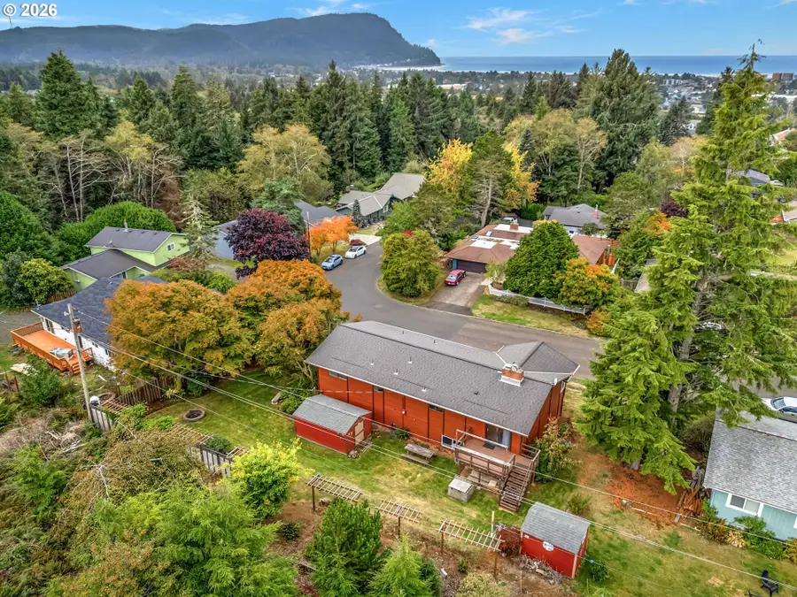 365 Alpine St, Seaside, OR 97138 - #3