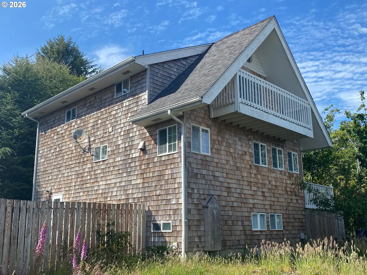 1017 NE Lake Dr, Lincoln City, OR 97367 - #1
