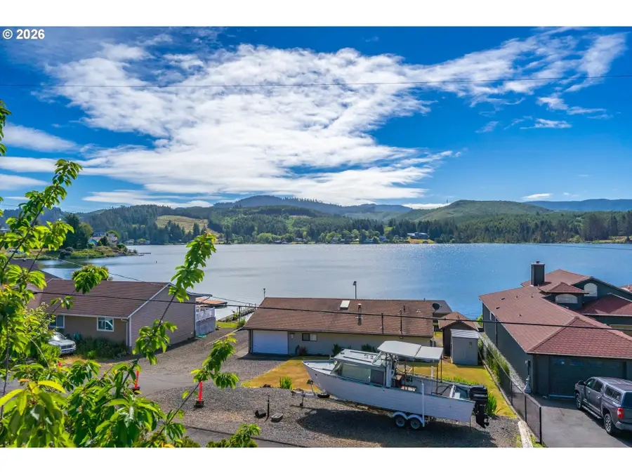 1017 NE Lake Dr, Lincoln City, OR 97367 - #3
