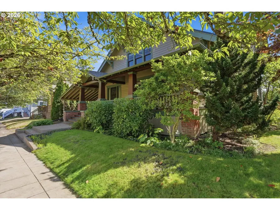 906 SE 1st St, McMinnville, OR 97128 - #2