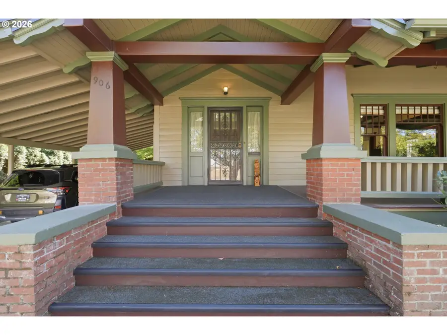906 SE 1st St, McMinnville, OR 97128 - #3