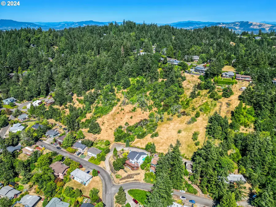 E 38th Ave, Eugene, OR 97405 - #2