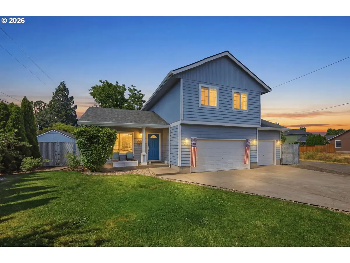 1924 W 10th Ave, Junction City, OR 97448 - #1