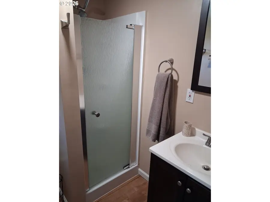 1055 Columbia Ave, Gladstone, OR 97027 - #2