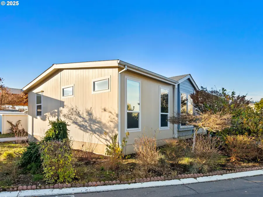 17123 SW Eldorado Dr, Beaverton Hillsboro, OR 97224 - Image #3