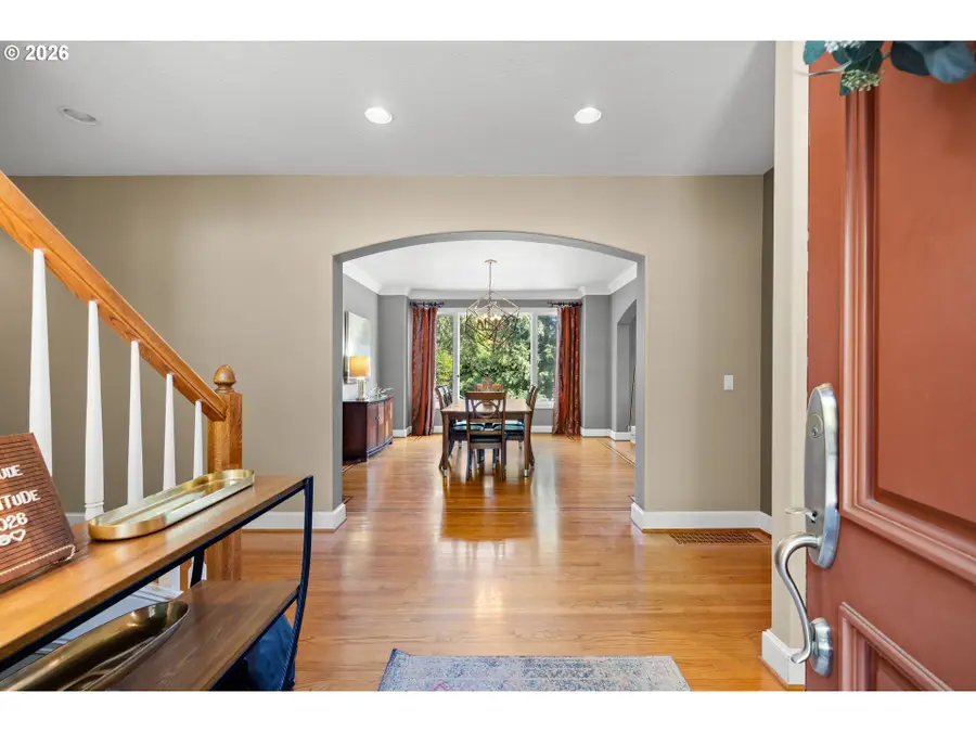 17485 Brookhurst Dr, Lake Oswego, OR 97034 - #3