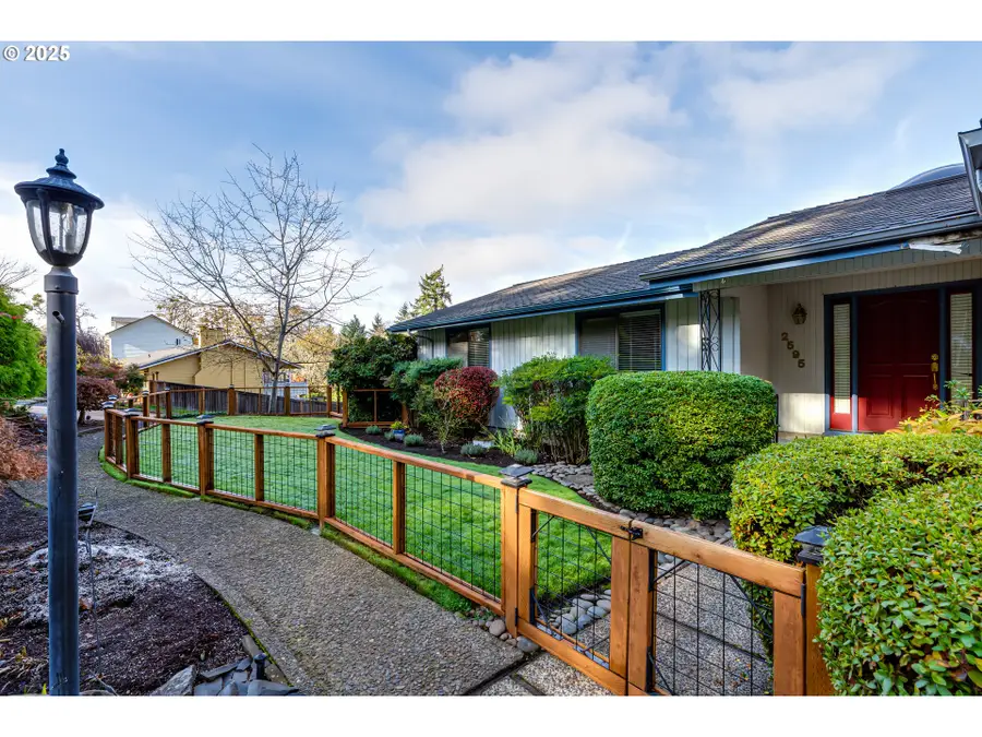2595 Highland Oaks Dr, Eugene, OR 97405 - Image #3