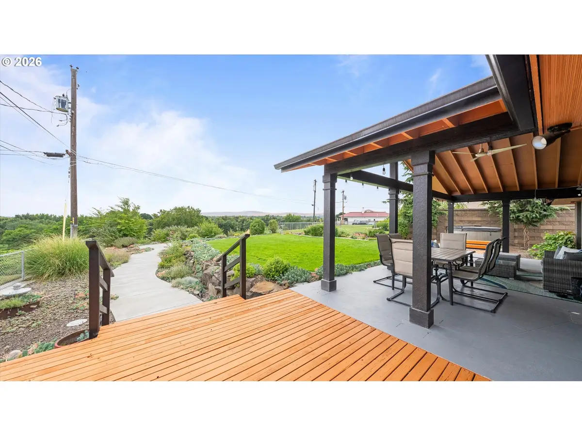 428 N Underwood St, Kennewick, WA 99336 - #1