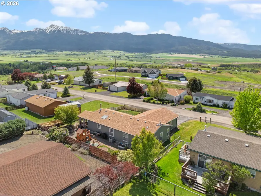 207 Court St, Enterprise, OR 97828 - #2