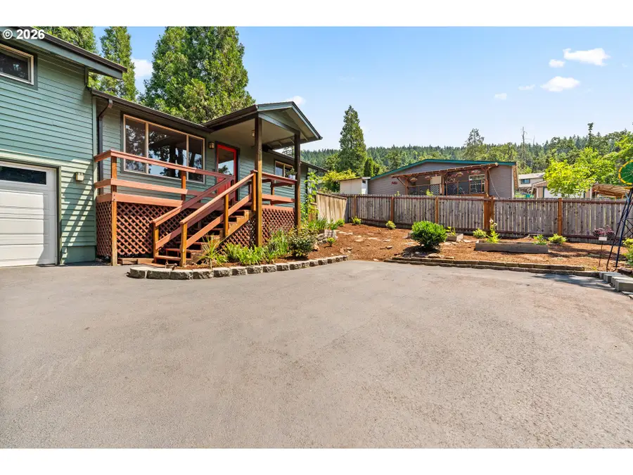 537 S 71st St, Springfield, OR 97478 - #2