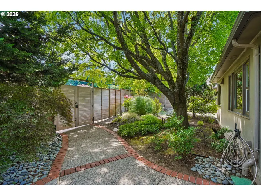 411 SE 65th Ave, Portland, OR 97215 - #3