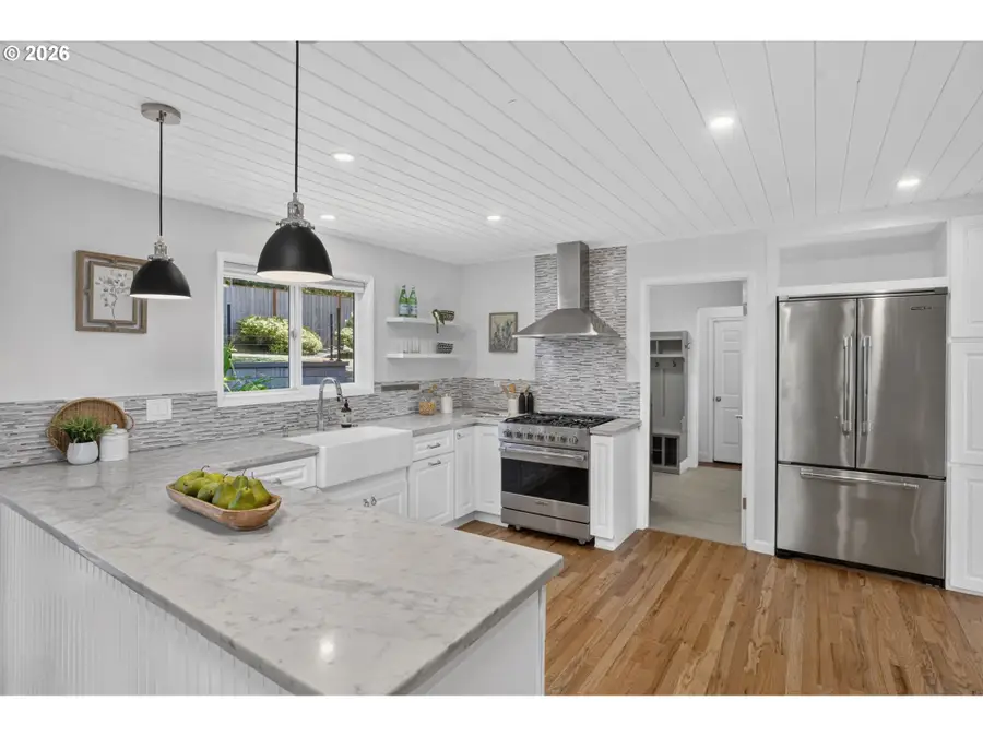16933 Greentree Ave, Lake Oswego, OR 97034 - #3
