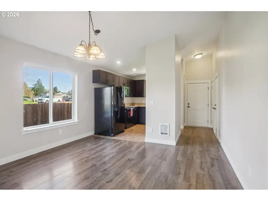 50 Hill Dr, Cathlamet, WA 98612 - #3