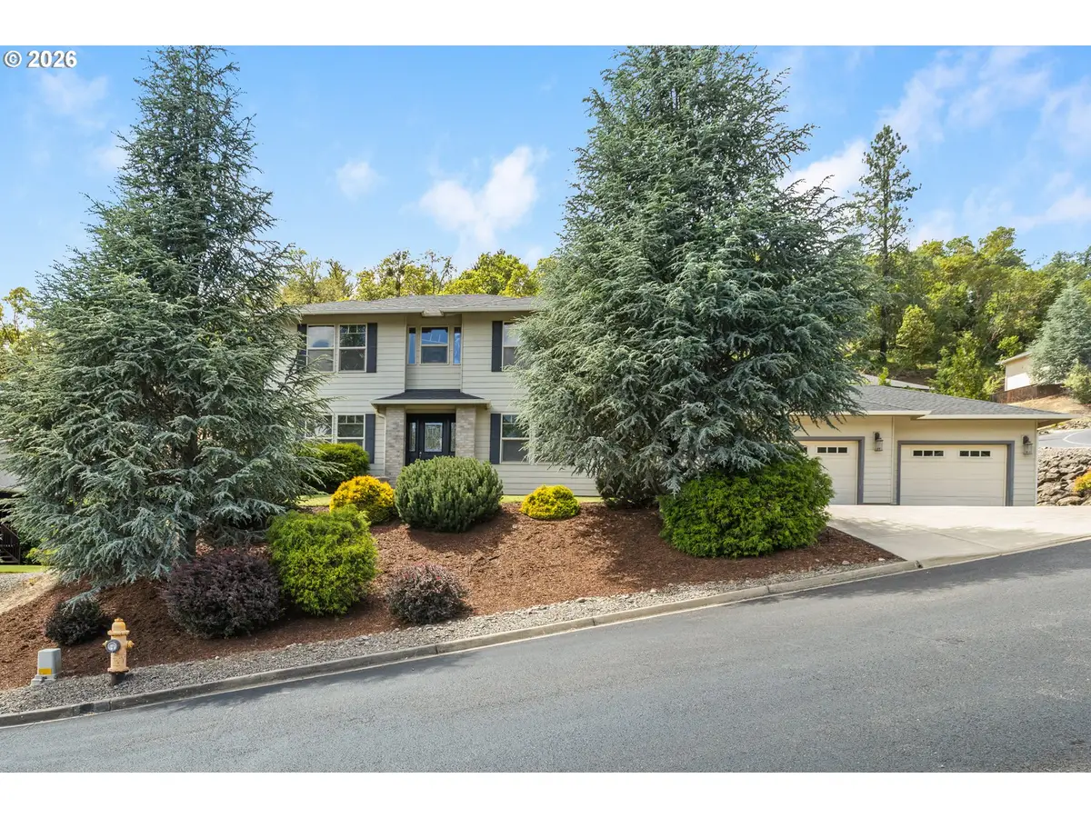 1696 NE Ruby Ct, Roseburg, OR 97470 - #1