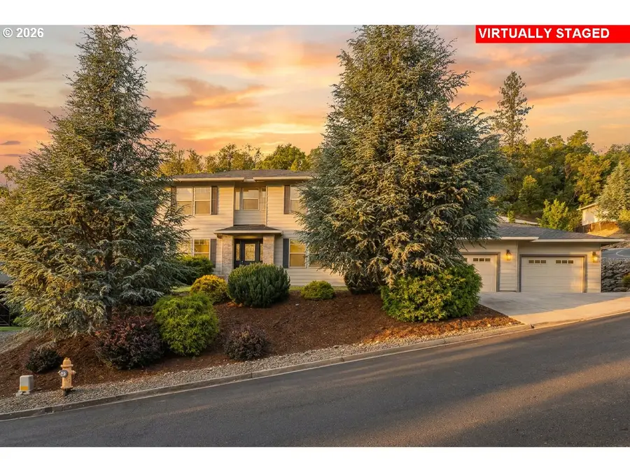 1696 NE Ruby Ct, Roseburg, OR 97470 - #2
