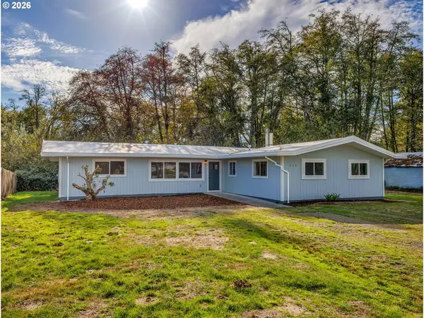 330 8th Ave, Hammond, OR 97121