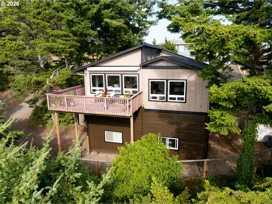 4995 Grand Ave, Tillamook, OR 97141 - #2