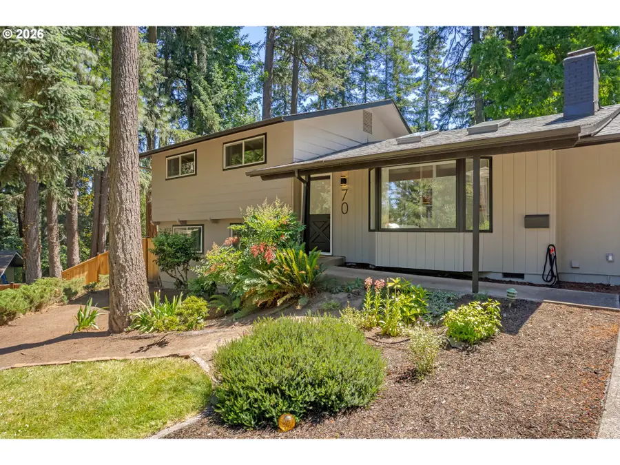 70 Coachman Dr, Eugene, OR 97405 - #2