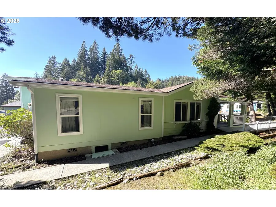 94355 Eleventh St, Gold Beach, OR 97444 - #2