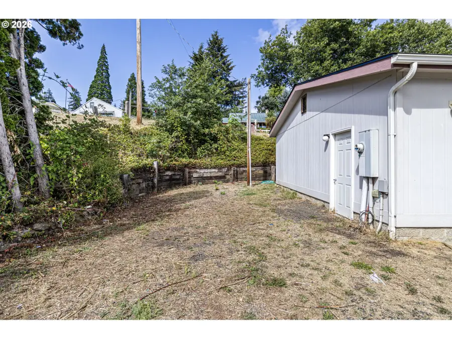 475 3rd St, Elkton, OR 97436 - #3
