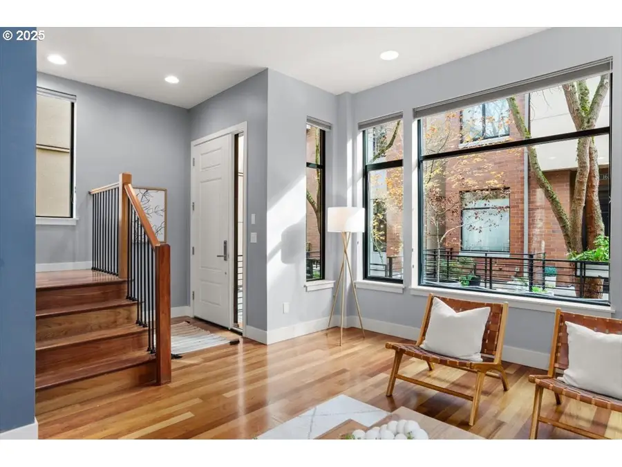 1622 NW Riverscape St, Portland, OR 97209 - Image #3