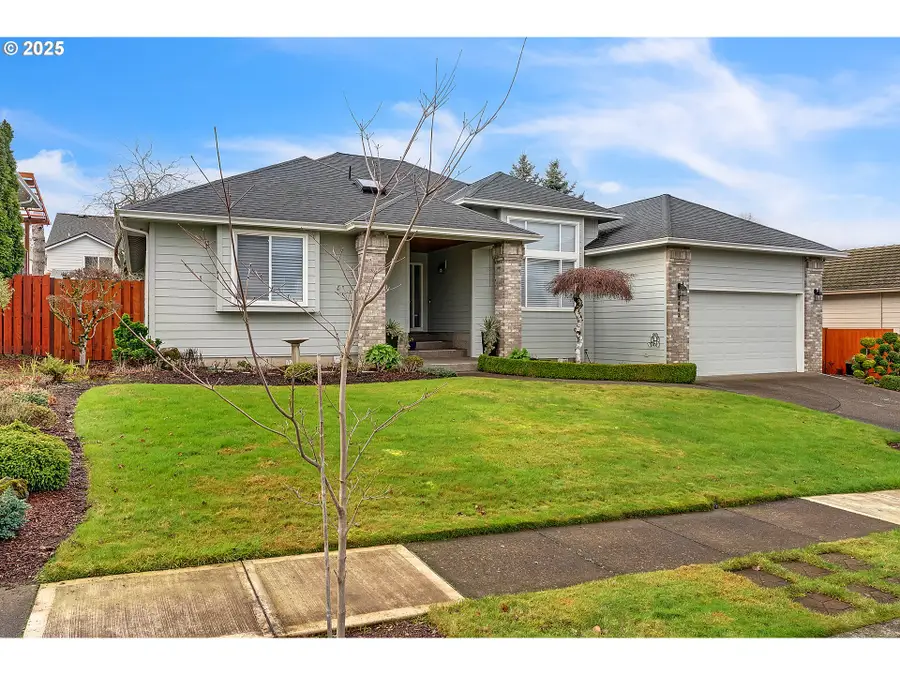 2463 SW Phyllis Dr Sw, Gresham, OR 97080 - Image #2