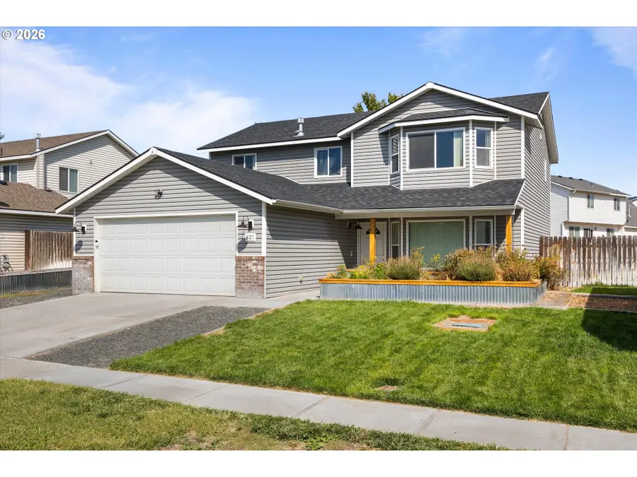 637 E Oregon Ave, Hermiston, OR 97838 - #2