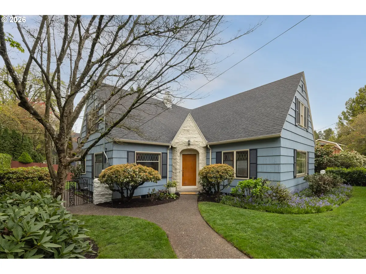 3838 SE Glenwood St, Portland, OR 97202 - #1