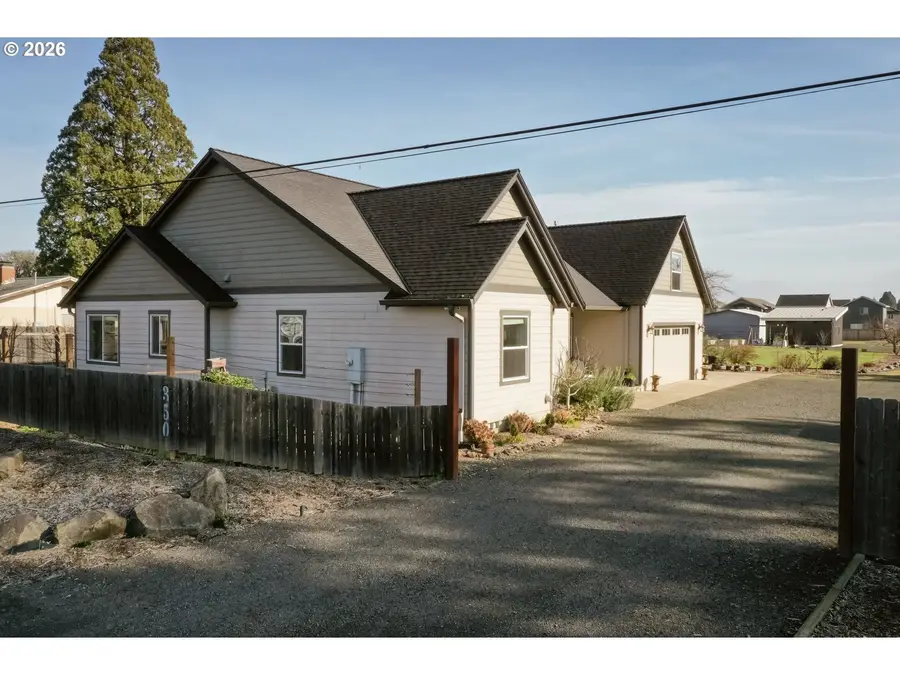 350 SE Hawthorne Ave, Dallas, OR 97338 - #2