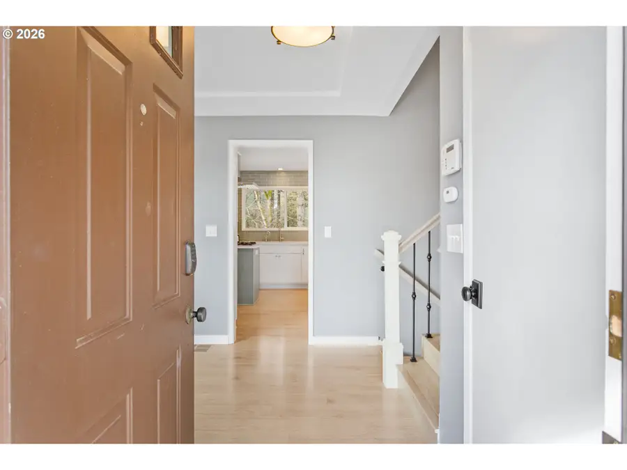 4911 Parkhill St, Lake Oswego, OR 97035 - #2