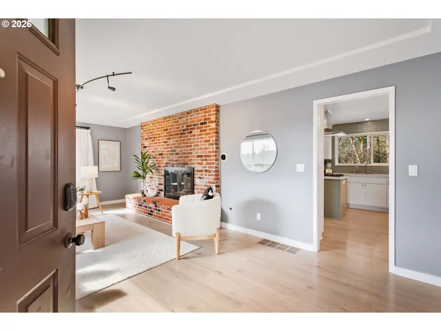 4911 Parkhill St, Lake Oswego, OR 97035 - #3