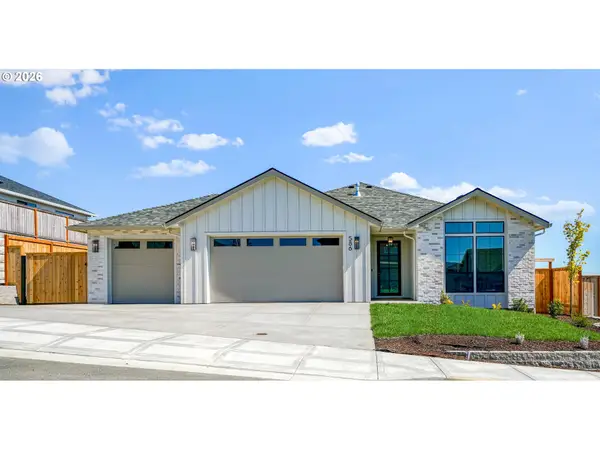 586 NW Cascade Mountain Dr, Dallas, OR 97338