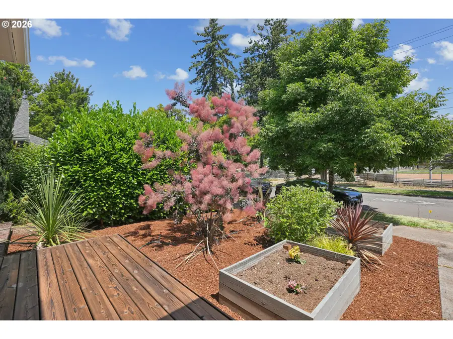 8567 N Burr Ave, Portland, OR 97203 - #3