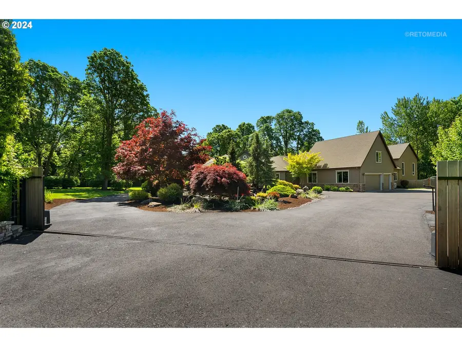 24300 NE Dayton Ave, Newberg, OR 97132 - Image #2