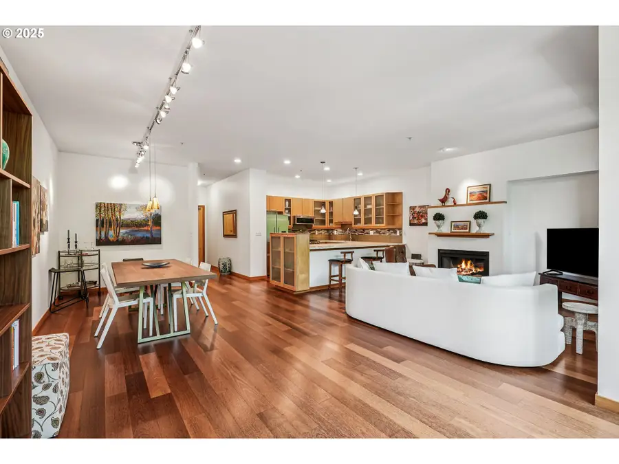 1030 NW Johnson St, Portland, OR 97209 - #2