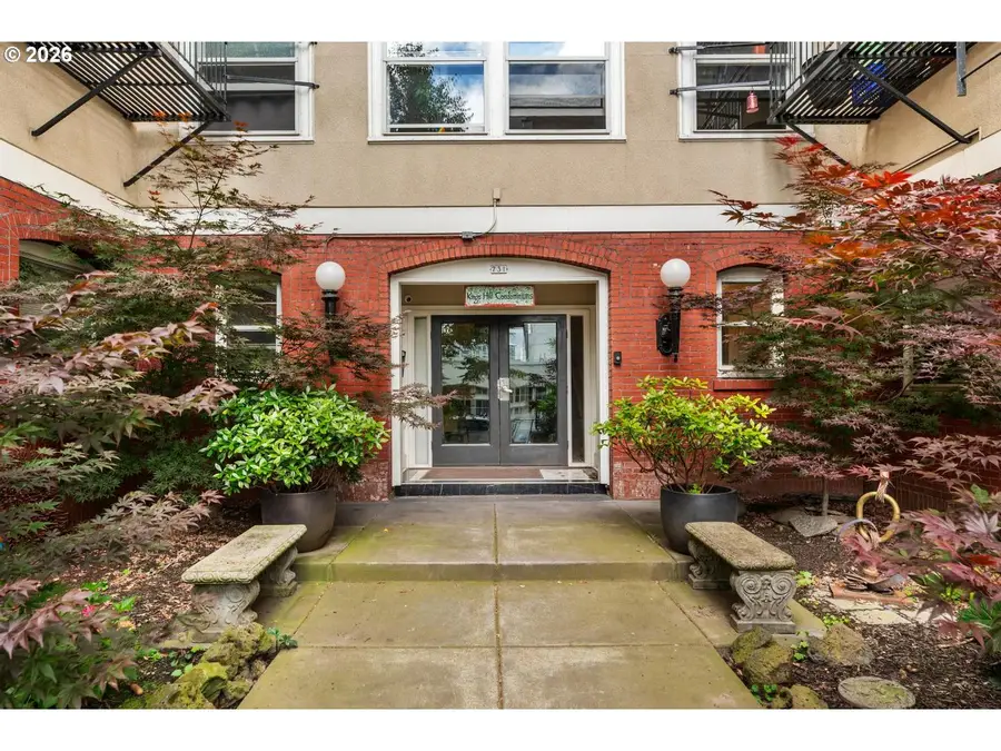 731 SW King Ave #10, Portland, OR 97035 - #2